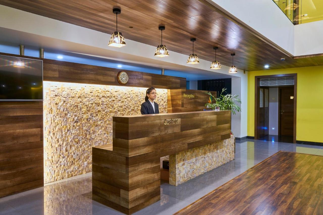 Hotel 3 Leaves Колхапур Екстериор снимка